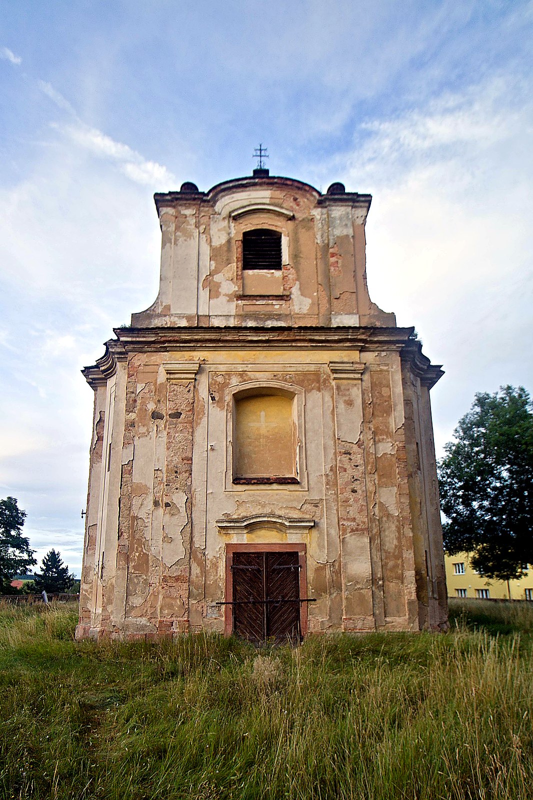 
<span>Kostel svatého Jana Křtitele ve Vroutku</span>
