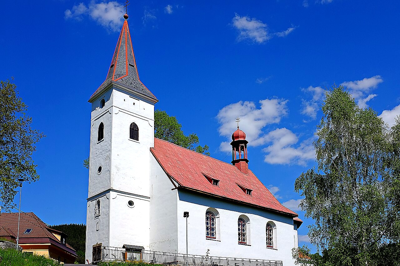 
<span>Kostel svatého Jana Nepomuckého (Nové Hamry)</span>
