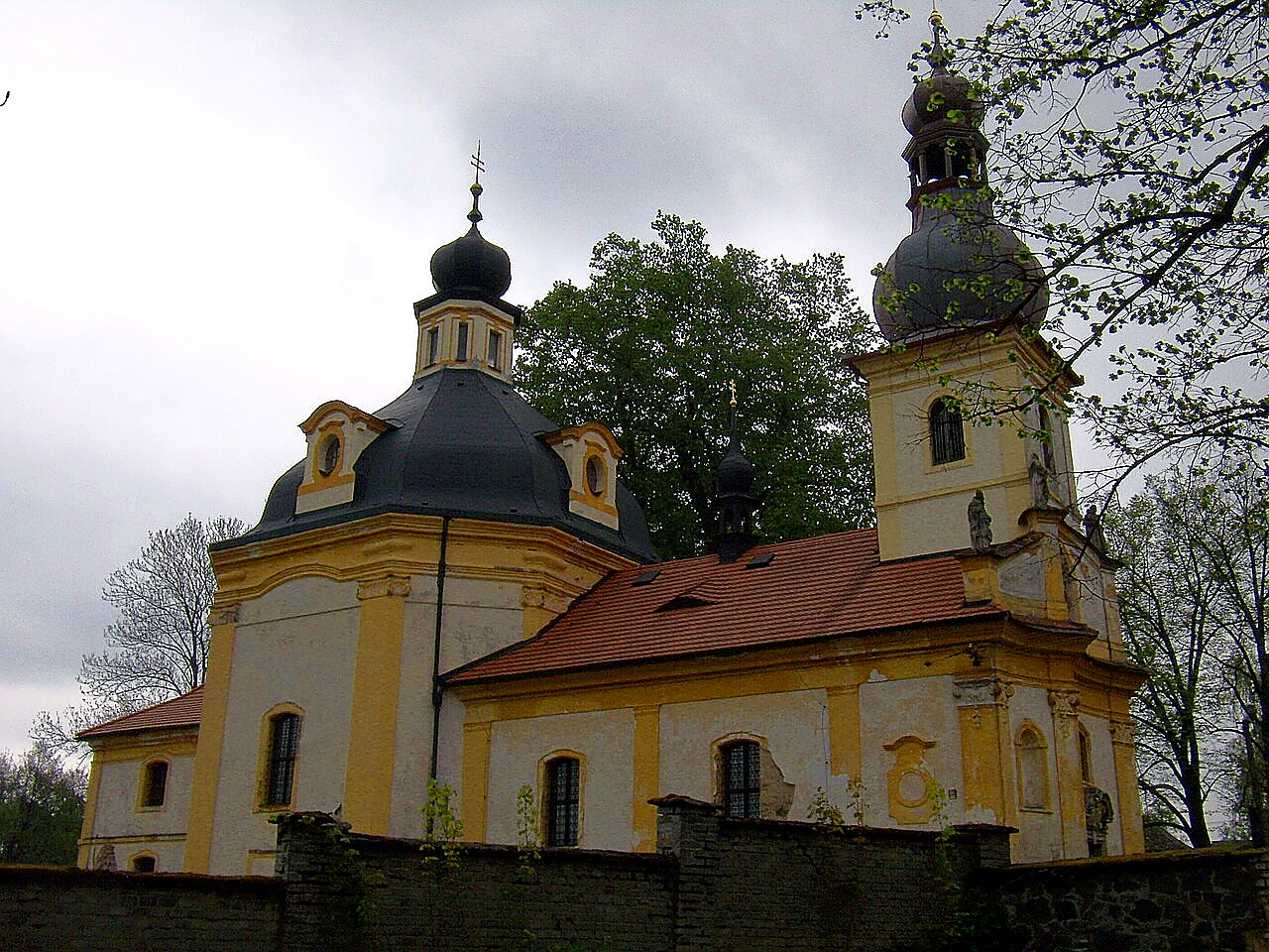 
<span>Kostel svatého Jana Nepomuckého (Nové Mitrovice)</span>

