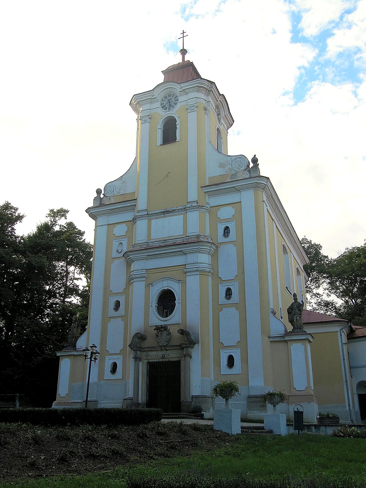 
<span>Kostel svatého Jana Nepomuckého (Pohořelice)</span>
