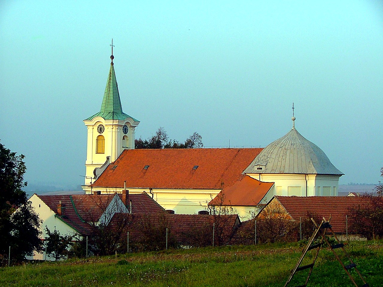 
<span>Kostel svatého Jiří (Moravské Prusy)</span>
