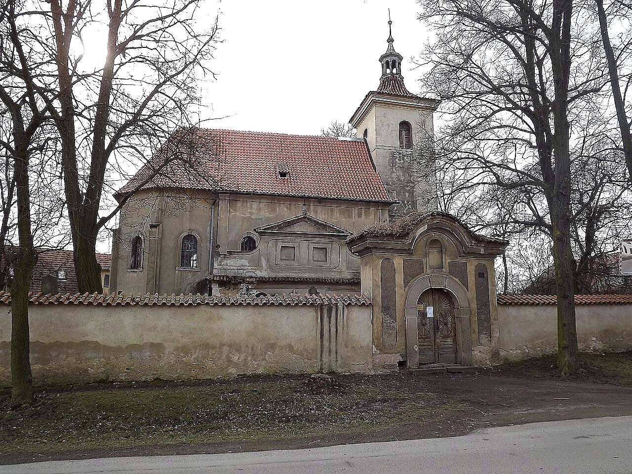 
<span>Kostel svatého Lukáše (Svárov)</span>
