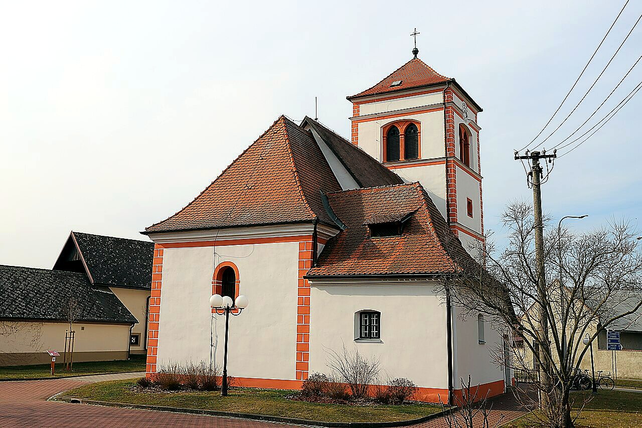 
<span>Kostel svatého Martina (Tlumačov)</span>
