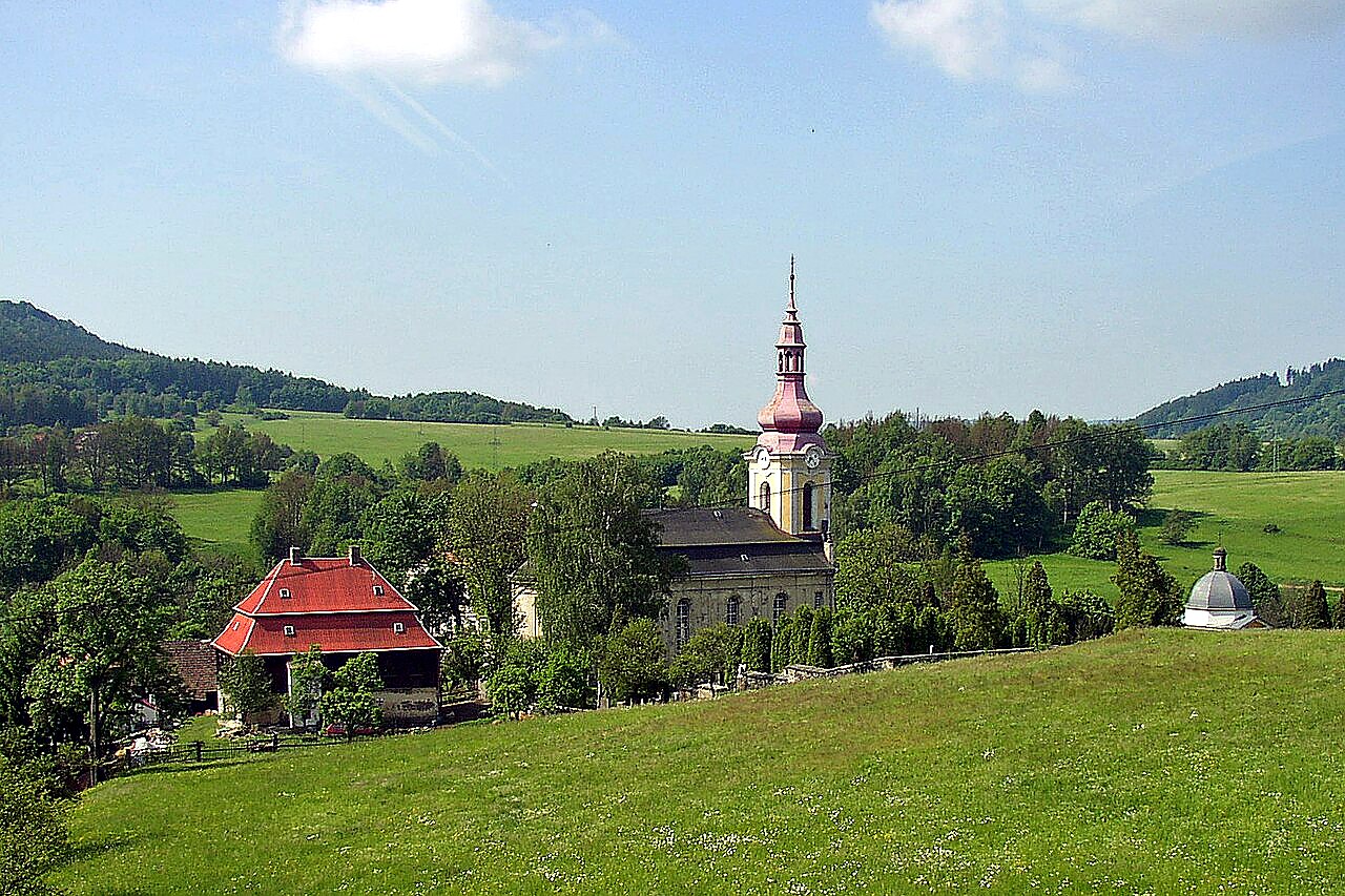 
<span>Kostel svatého Petra a Pavla (Volfartice)</span>

