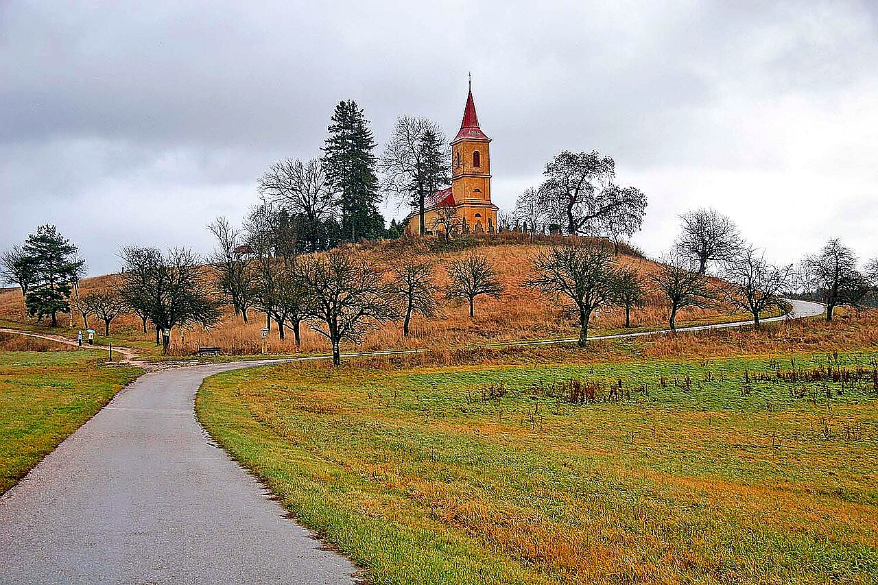 
<span>Kostel svatého Petra a Pavla (Brtev)</span>
