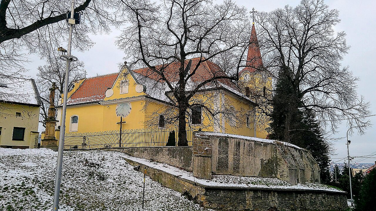 
<span>Kostel svatého Petra a Pavla (Těšnovice)</span>
