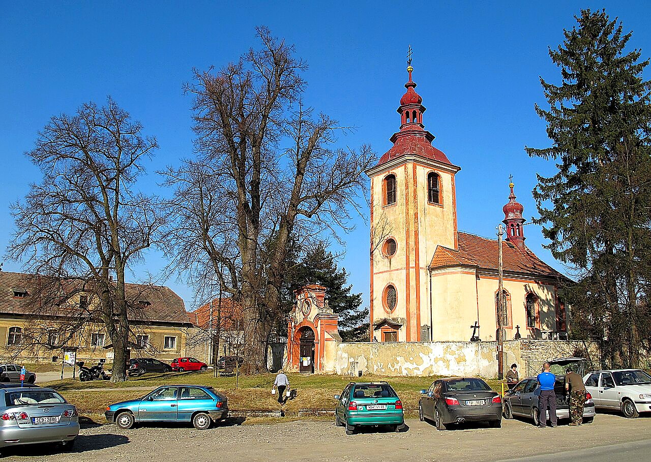 
<span>Kostel svatého Stanislava (Mořina)</span>
