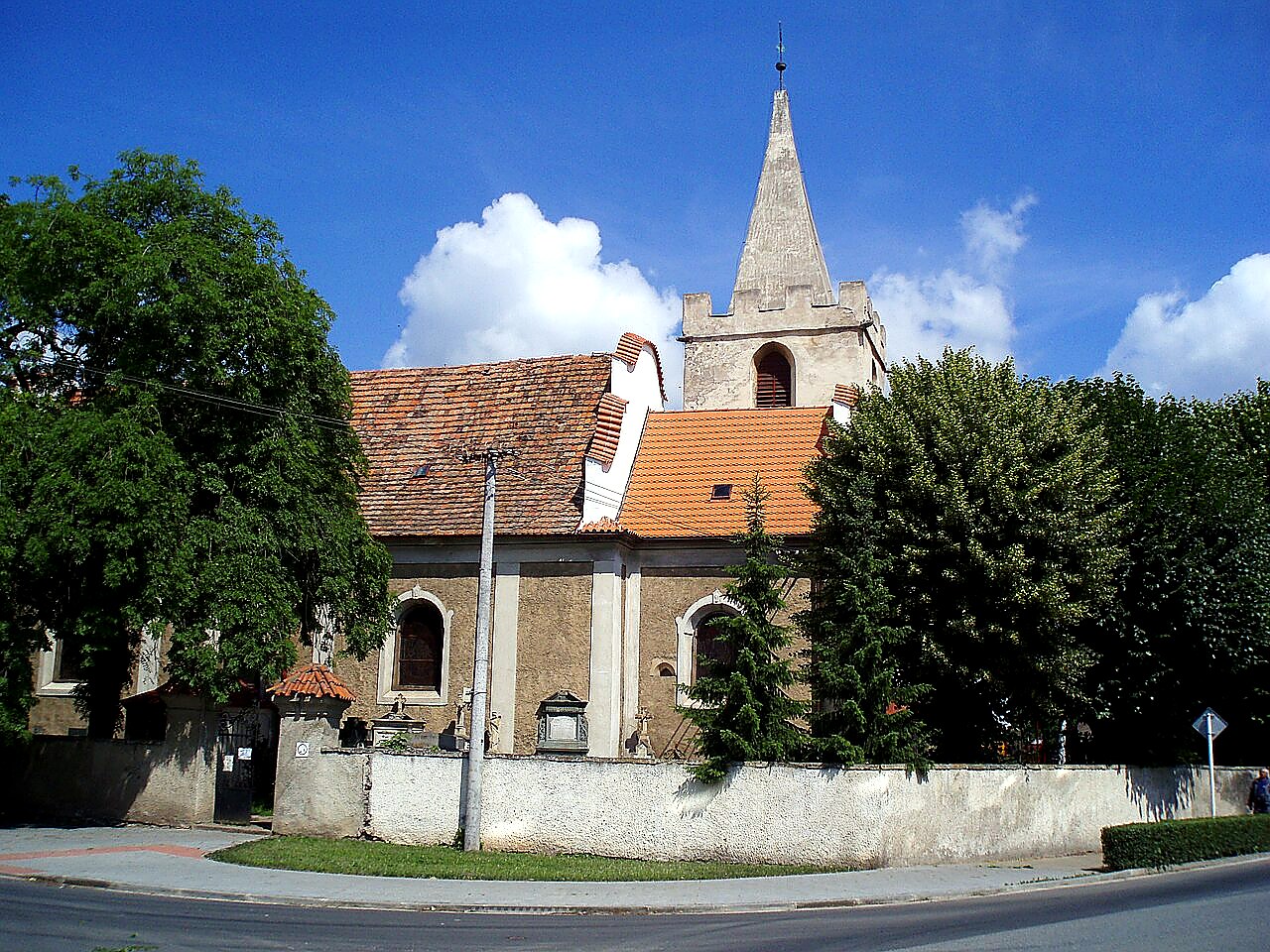 
<span>Kostel svatého Vavřince (Opatovice nad Labem)</span>

