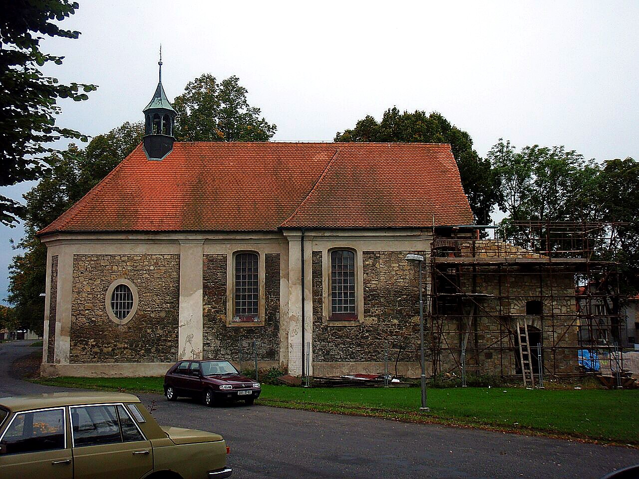 
<span>Kostel svatého Šimona a Judy (Lenešice)</span>

