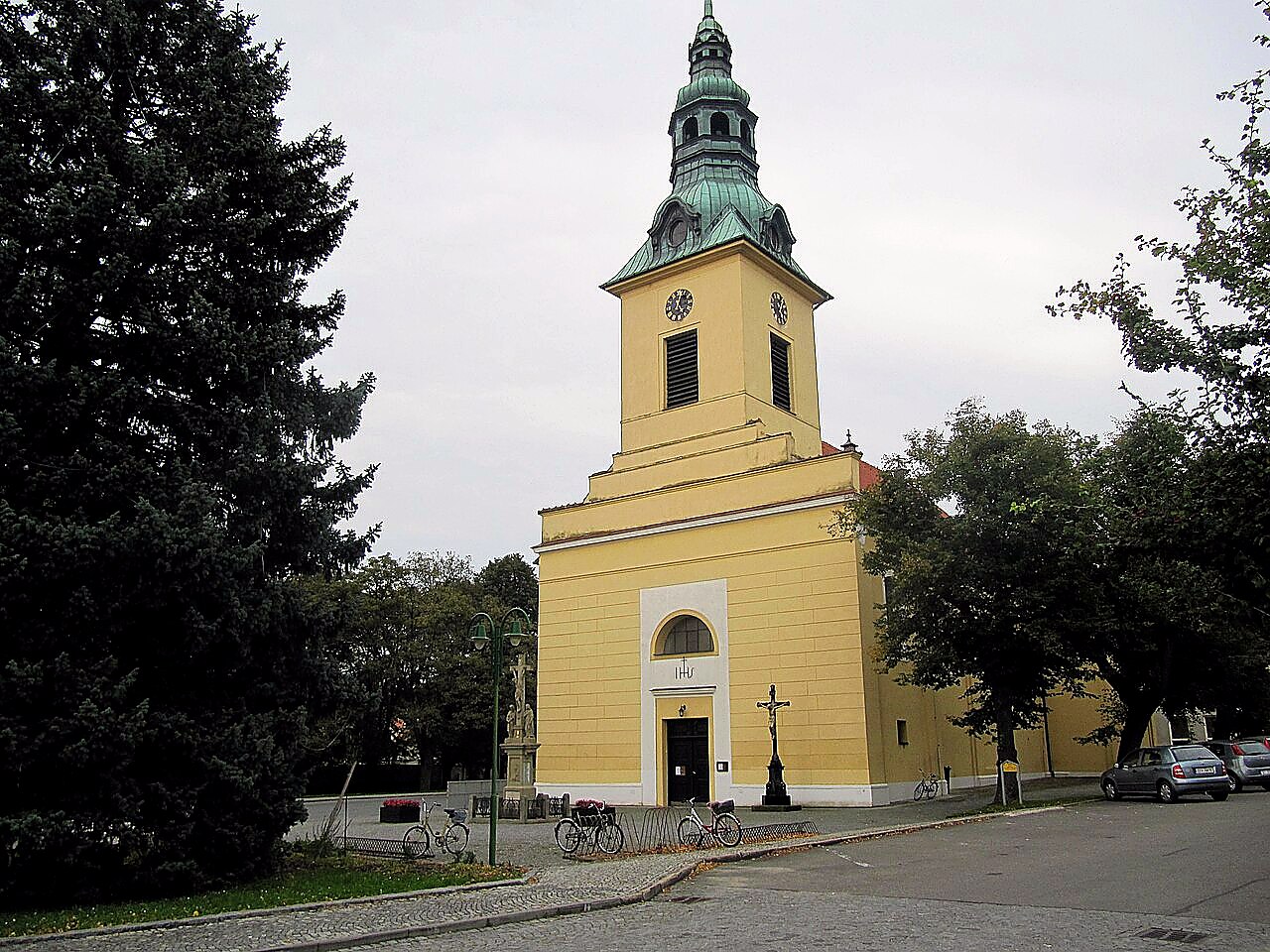 
<span>Kostel svatých Andělů strážných (Nivnice)</span>
