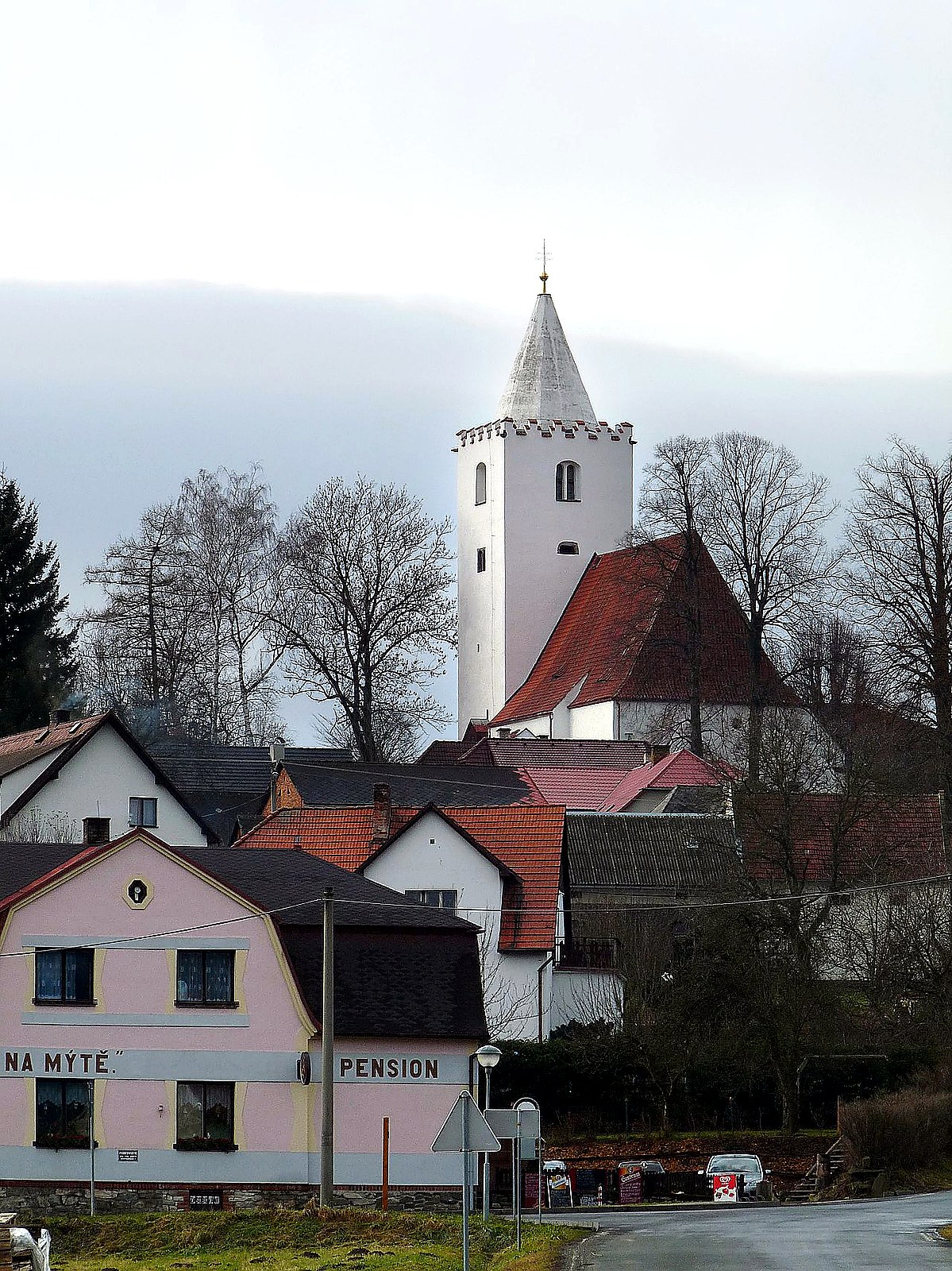 
<span>Kostel svatých Petra a Pavla (Petrovice u Sušice)</span>
