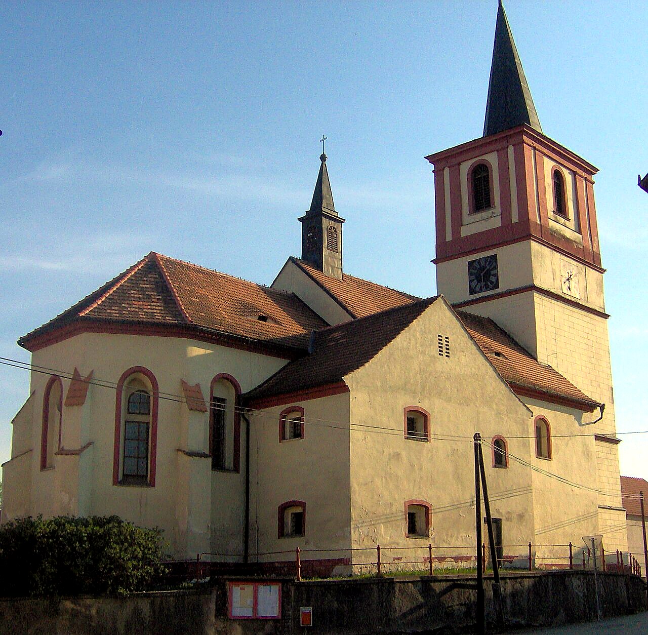 
<span>Kostel svatých Petra a Pavla (Volenice)</span>
