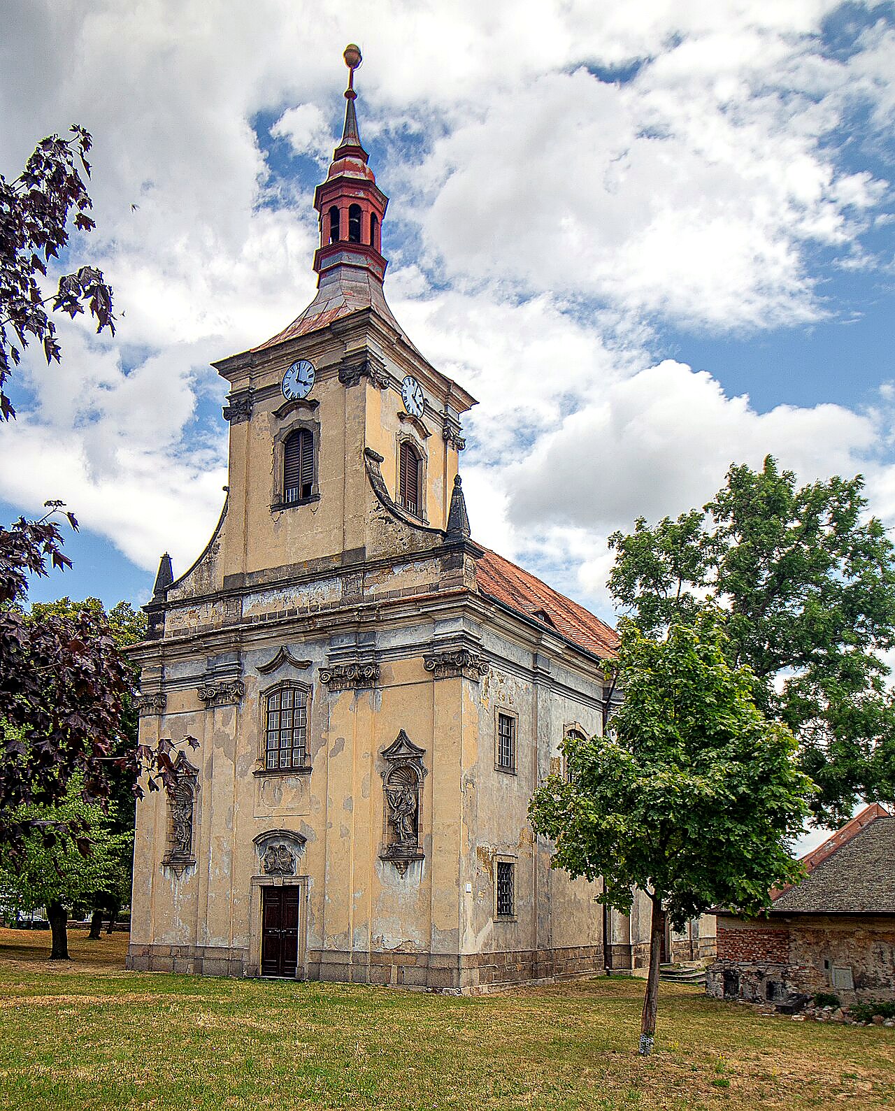 
<span>Kostel svatých Petra a Pavla v Oseku</span>
