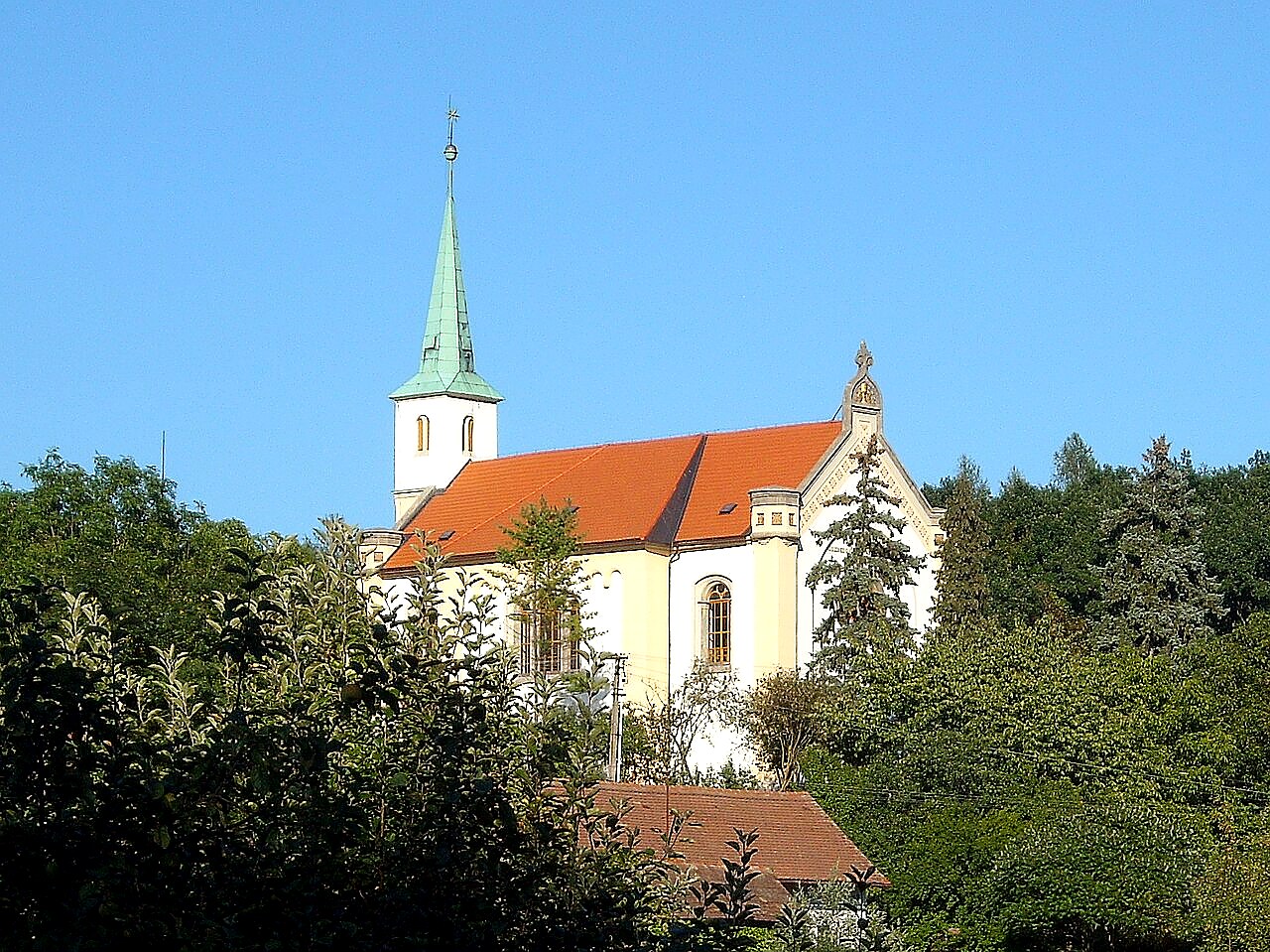 
<span>evangelický kostel v Dvakačovicích</span>
