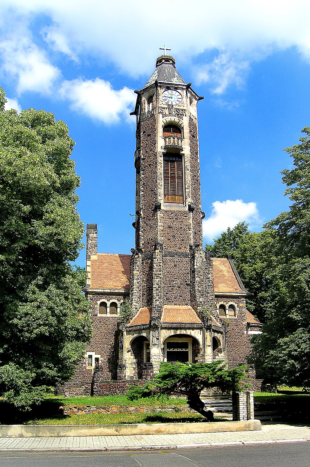 
<span>evangelický kostel v Hrobu</span>
