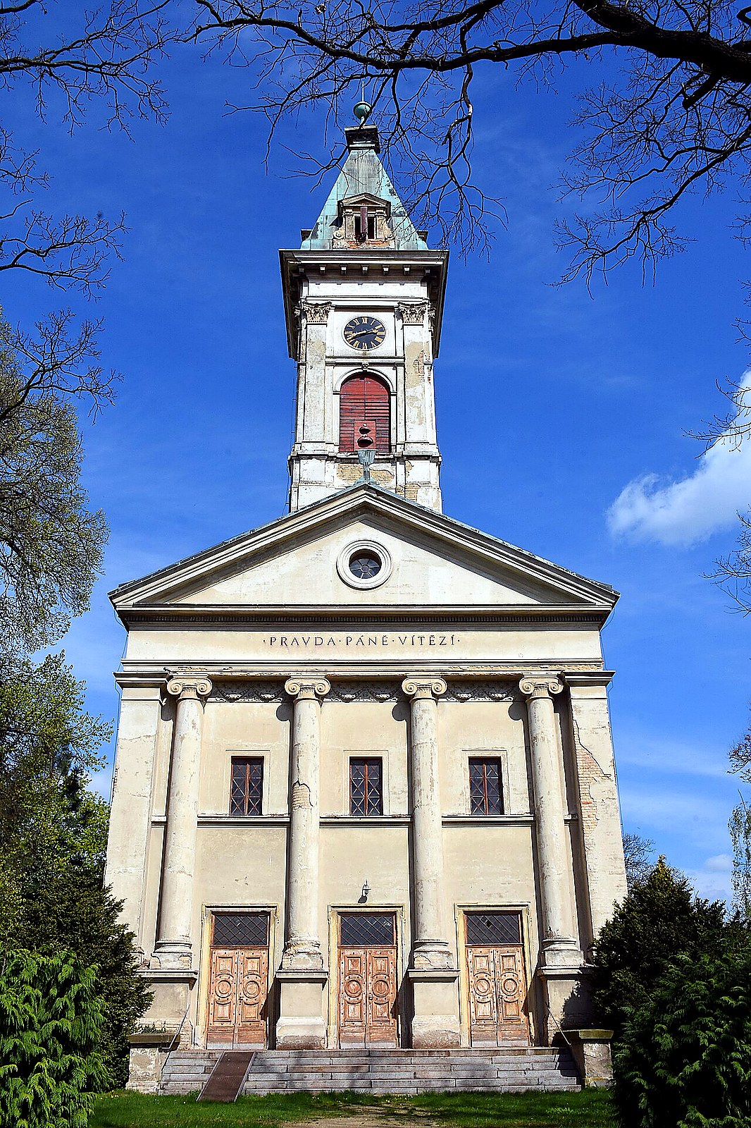 
<span>evangelický kostel v Krabčicích</span>
