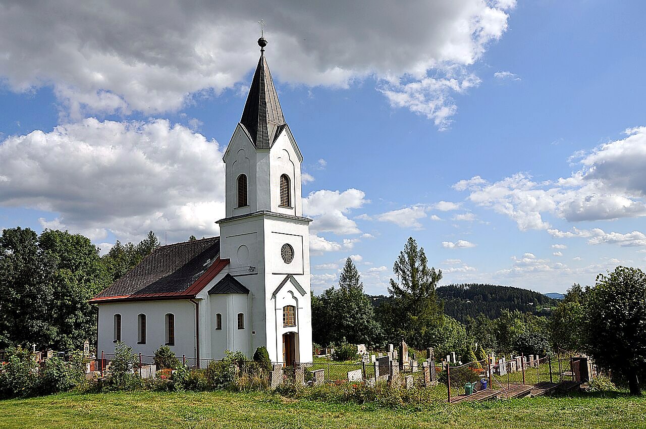 
<span>evangelický kostel v Křížlicích</span>
