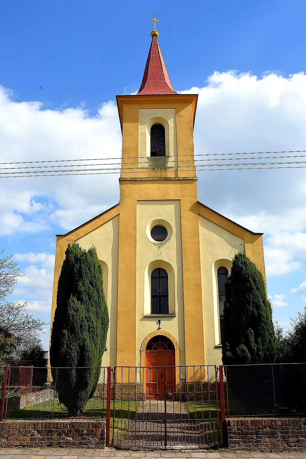 
<span>evangelický kostel v Libkovicích pod Řípem</span>
