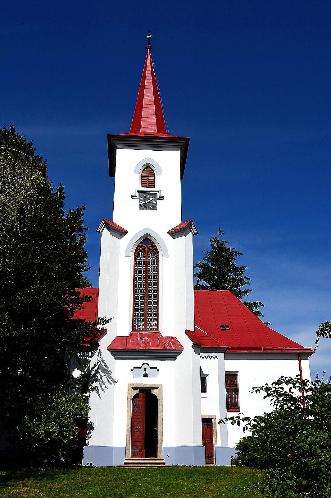 
<span>evangelický kostel v Moravči</span>

