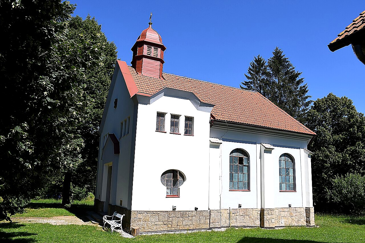 
<span>evangelický kostel ve Strmilově</span>
