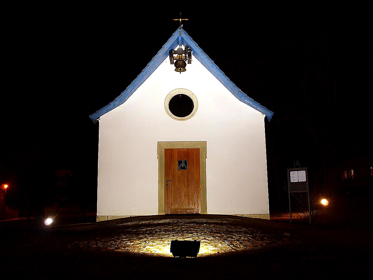 
<span>kaple Jména Panny Marie (Kamenné Žehrovice)</span>
