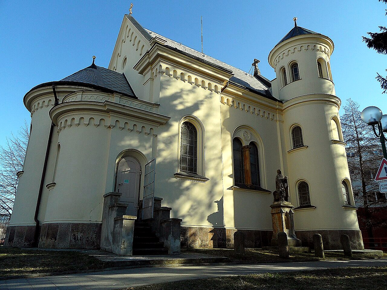 
<span>kaple Neposkvrněného početí Panny Marie (Slezské Předměstí)</span>
