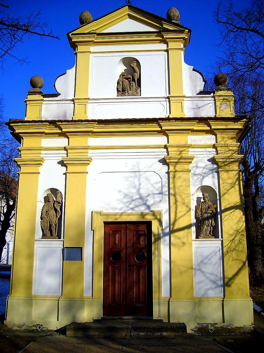 
<span>kaple svatého Huberta (Mstišov)</span>
