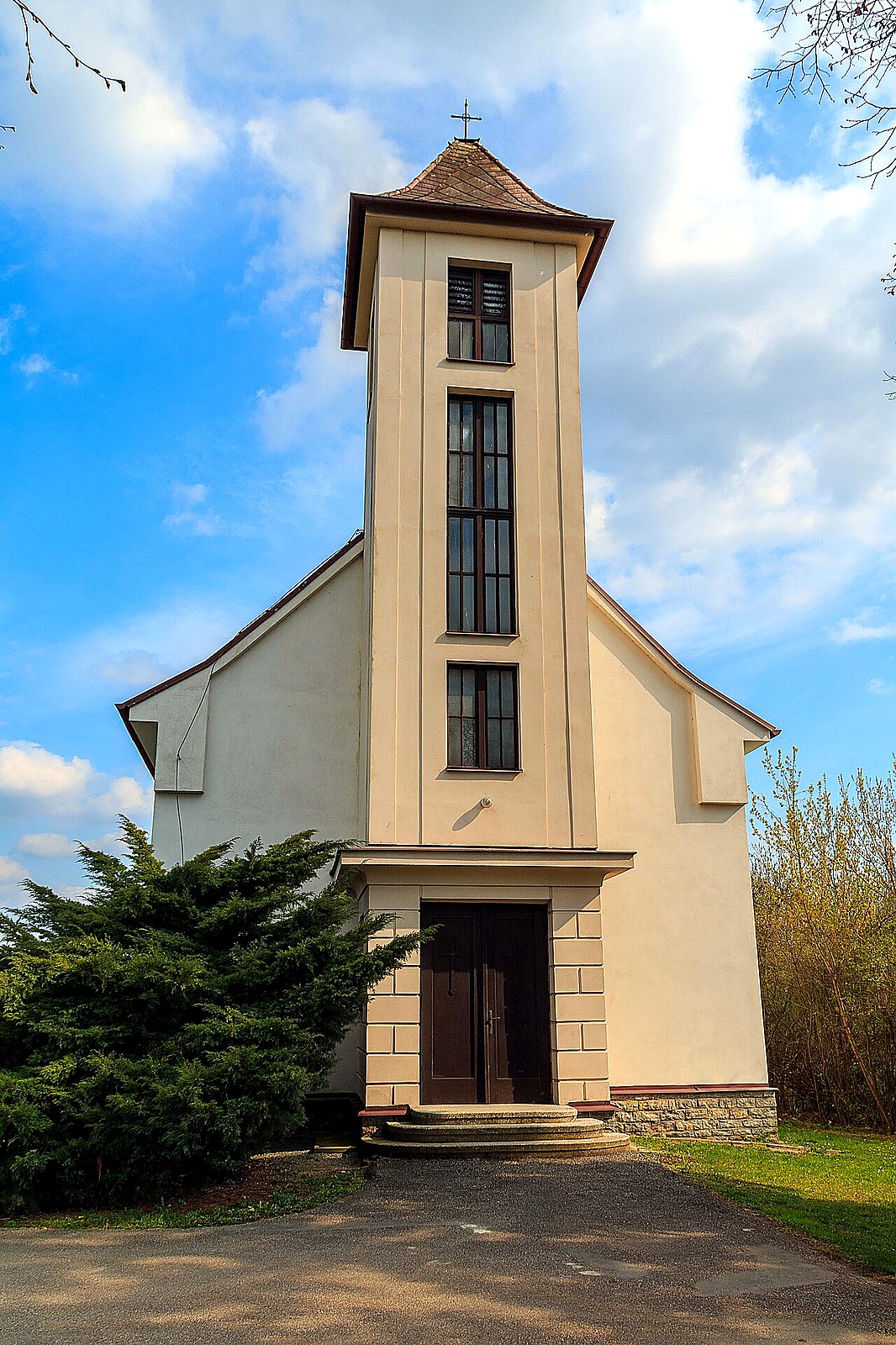 
<span>kaple svatého Jana Křtitele (Lhota)</span>
