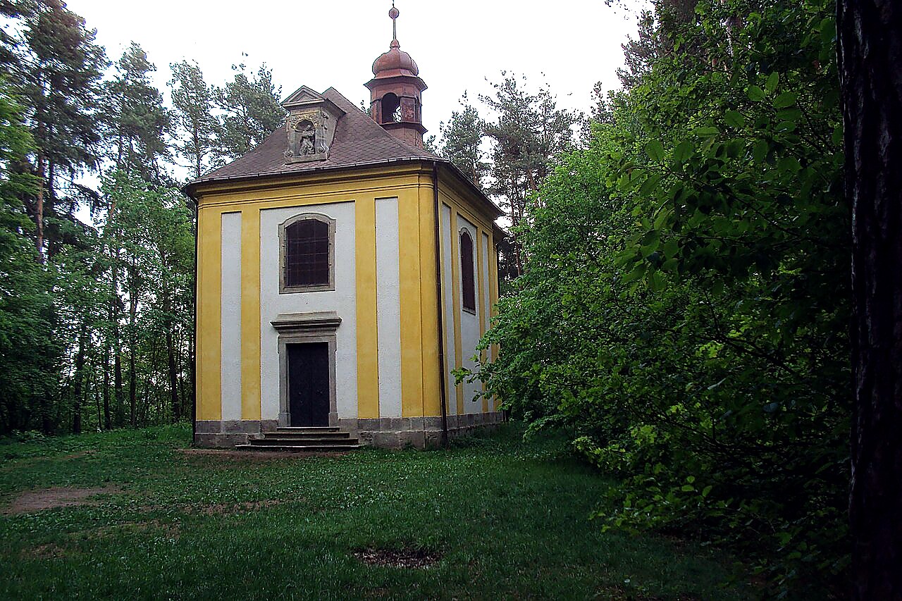 
<span>kaple svatého Jana Nepomuckého (Stráž pod Ralskem)</span>
