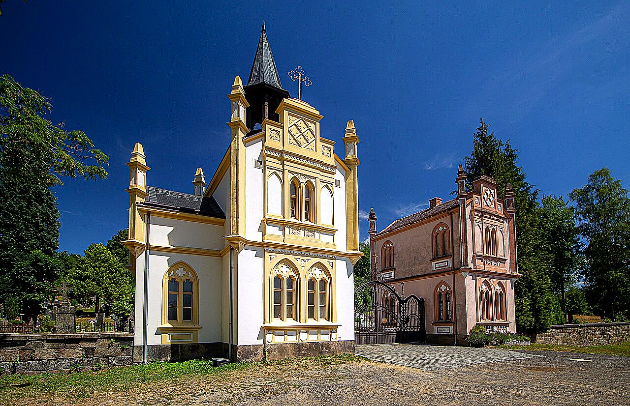 
<span>kostel Nanebevstoupení Páně v Mikulášovicích</span>
