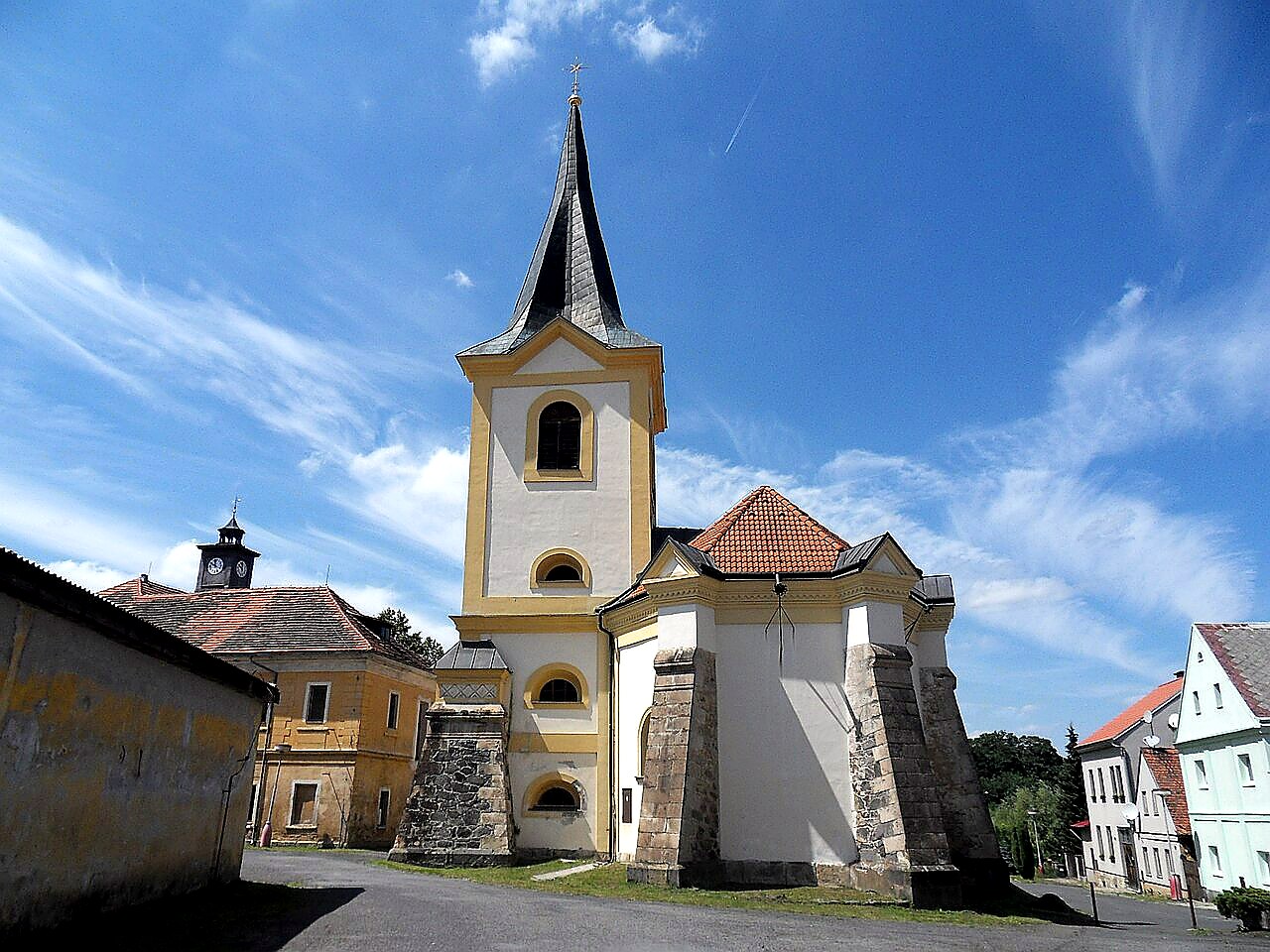 
<span>kostel Nanebevzetí Panny Marie (Bezdružice)</span>
