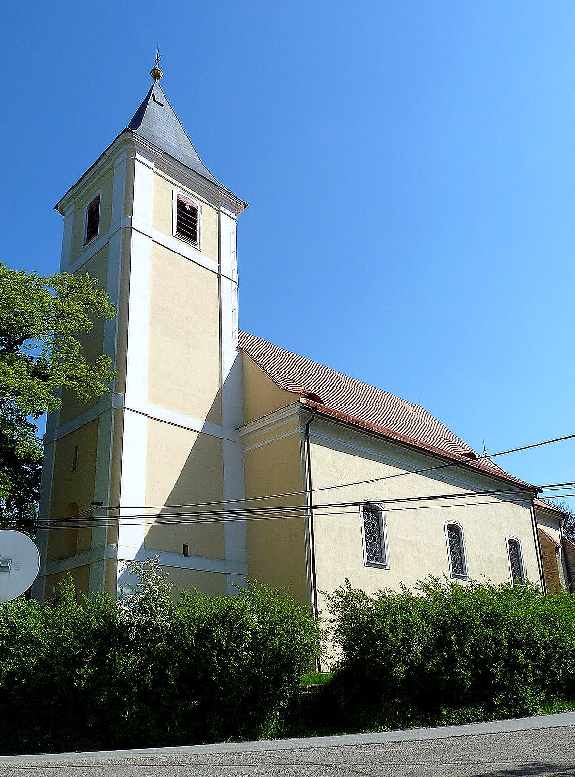 
<span>kostel Nanebevzetí Panny Marie (Hroby)</span>
