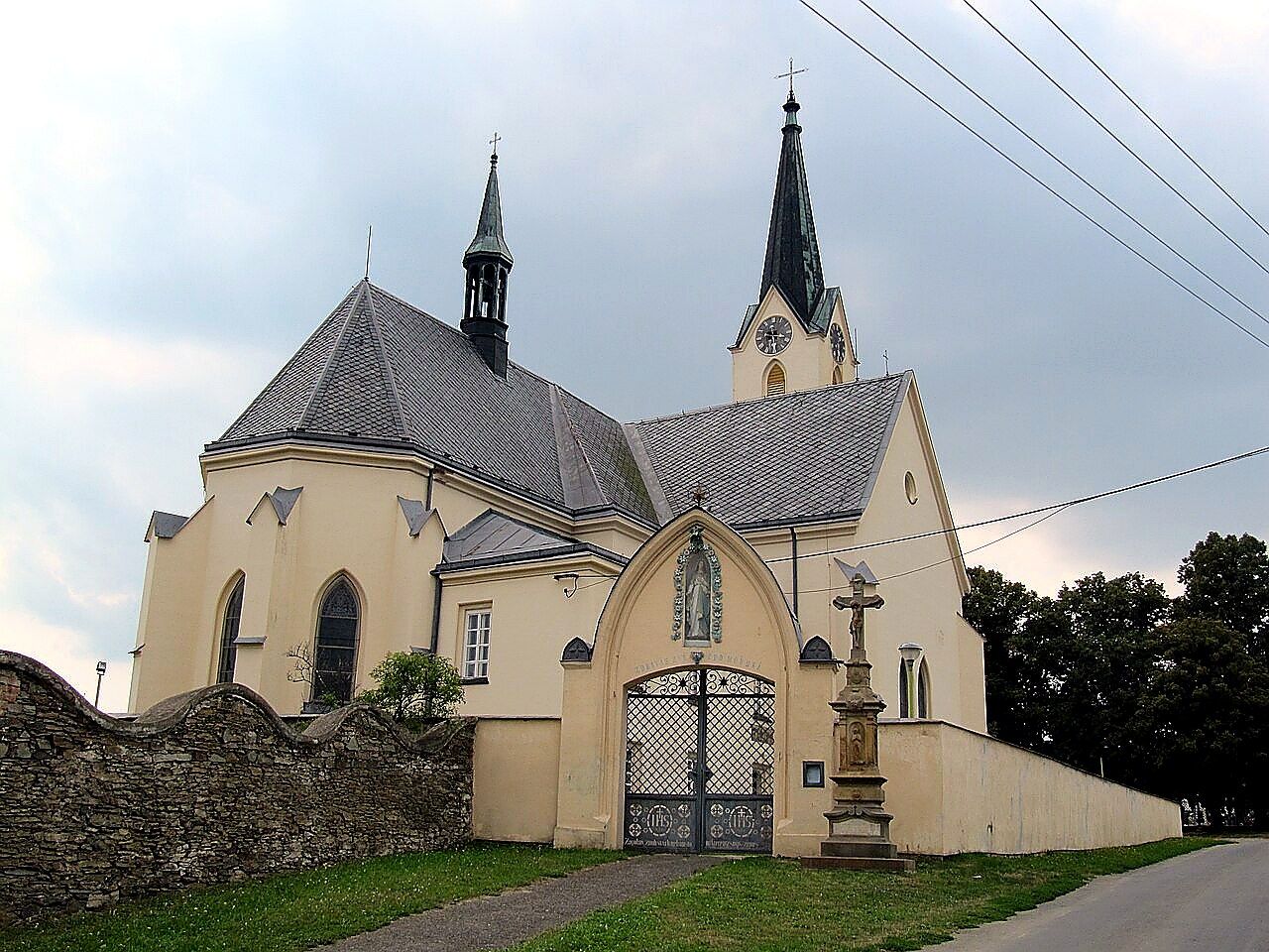 
<span>kostel Nanebevzetí Panny Marie (Cholina)</span>
