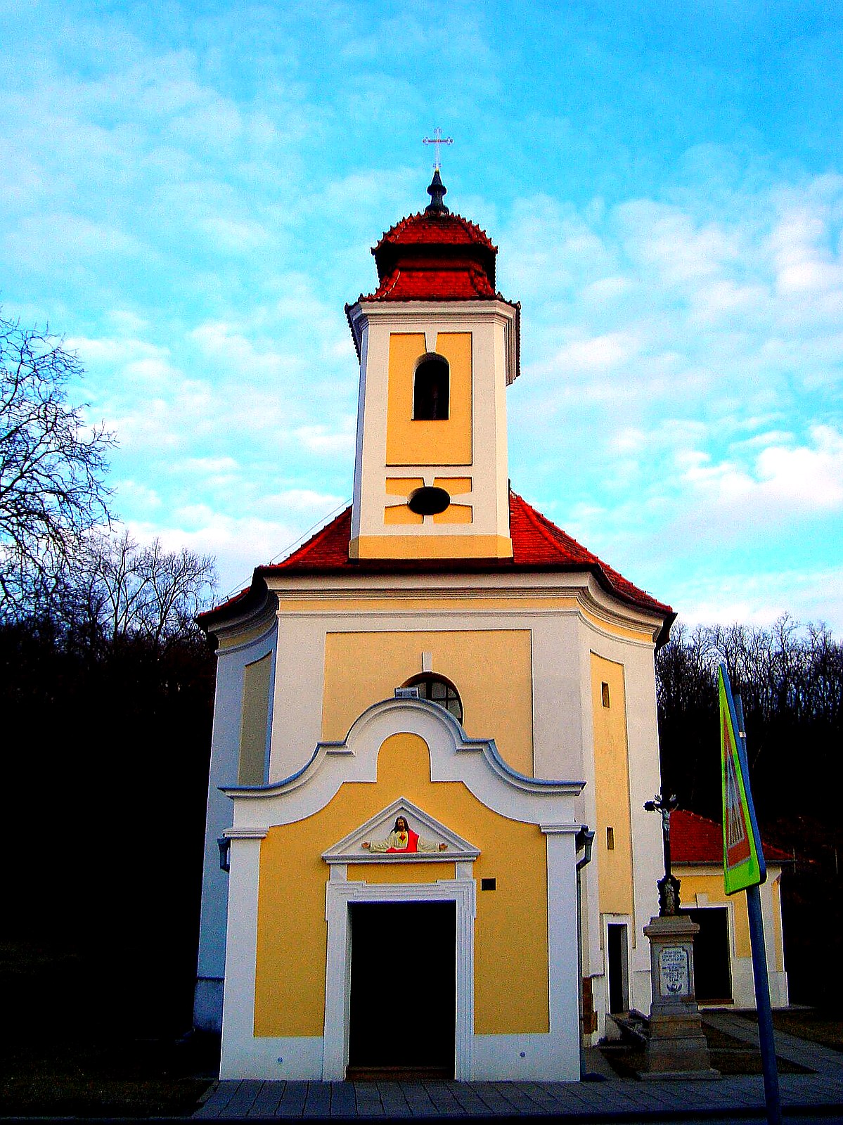 
<span>kostel Narození Panny Marie (Neslovice)</span>
