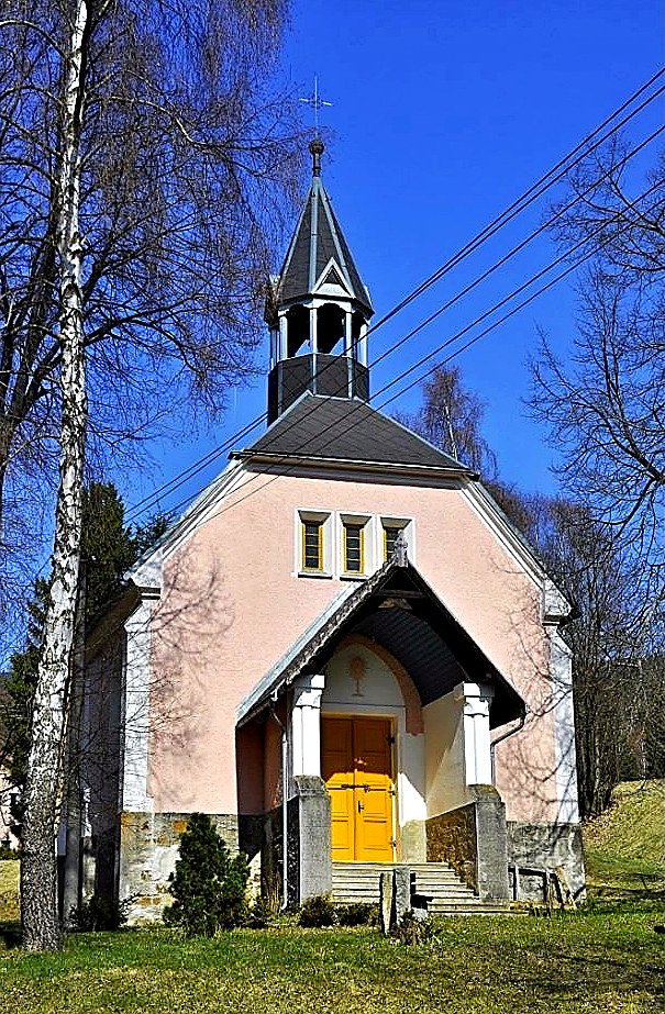 
<span>kostel Nejsvětějšího Srdce Ježíšova (Suchá)</span>
