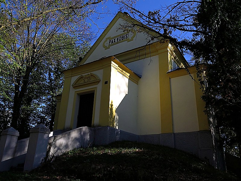 
<span>kostel svaté Anny (Bezděkov)</span>
