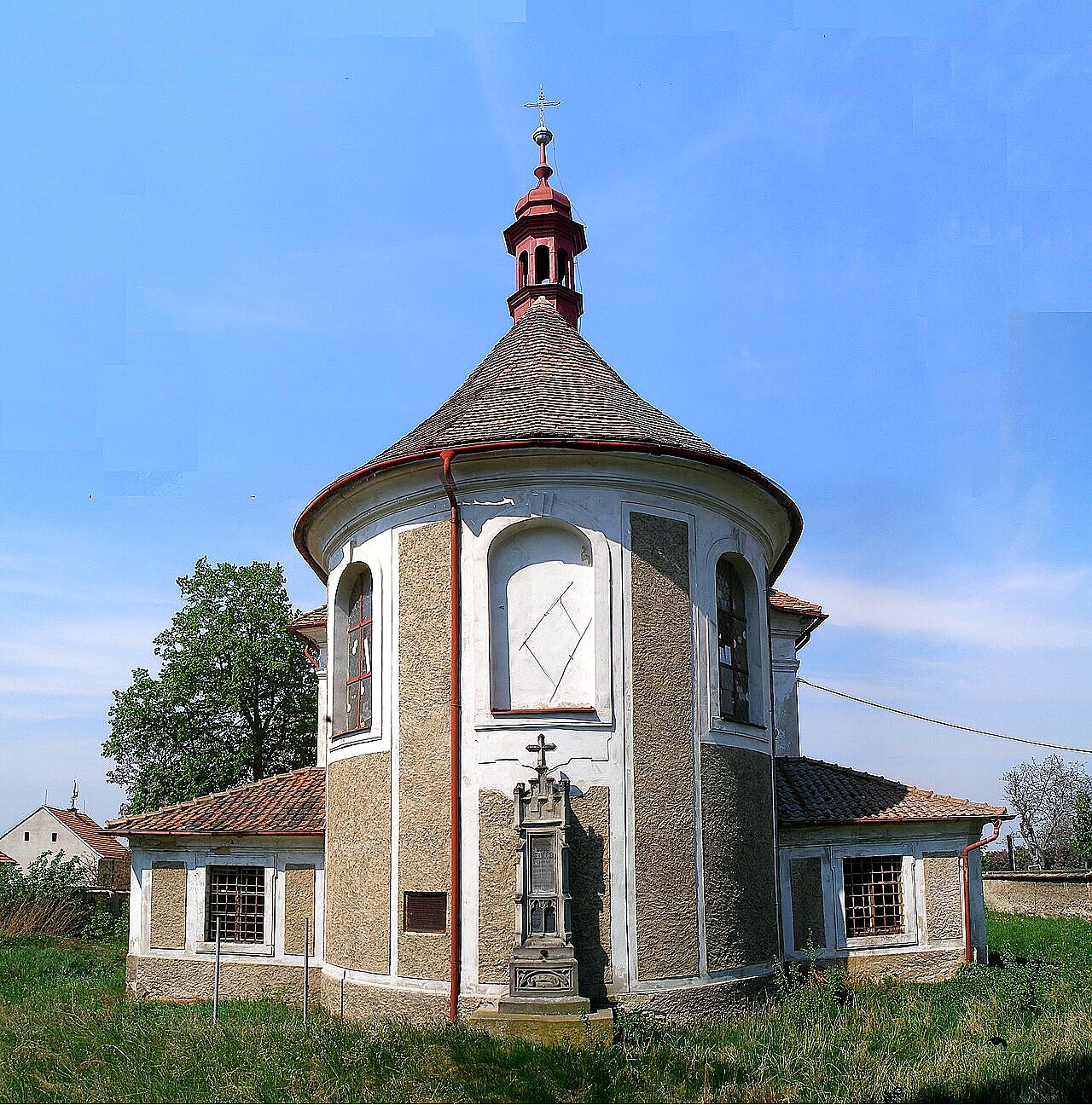 
<span>kostel svatého Bartoloměje (Černouček)</span>
