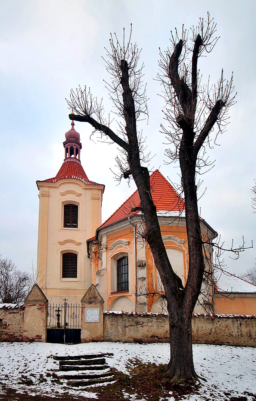 
<span>kostel svatého Jakuba Staršího ve Slušticích</span>
