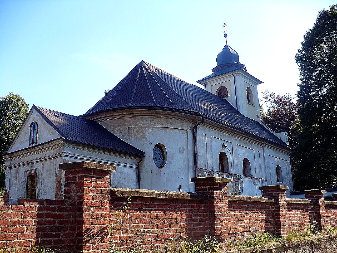 
<span>kostel svatého Jana Nepomuckého (Skuhrov)</span>
