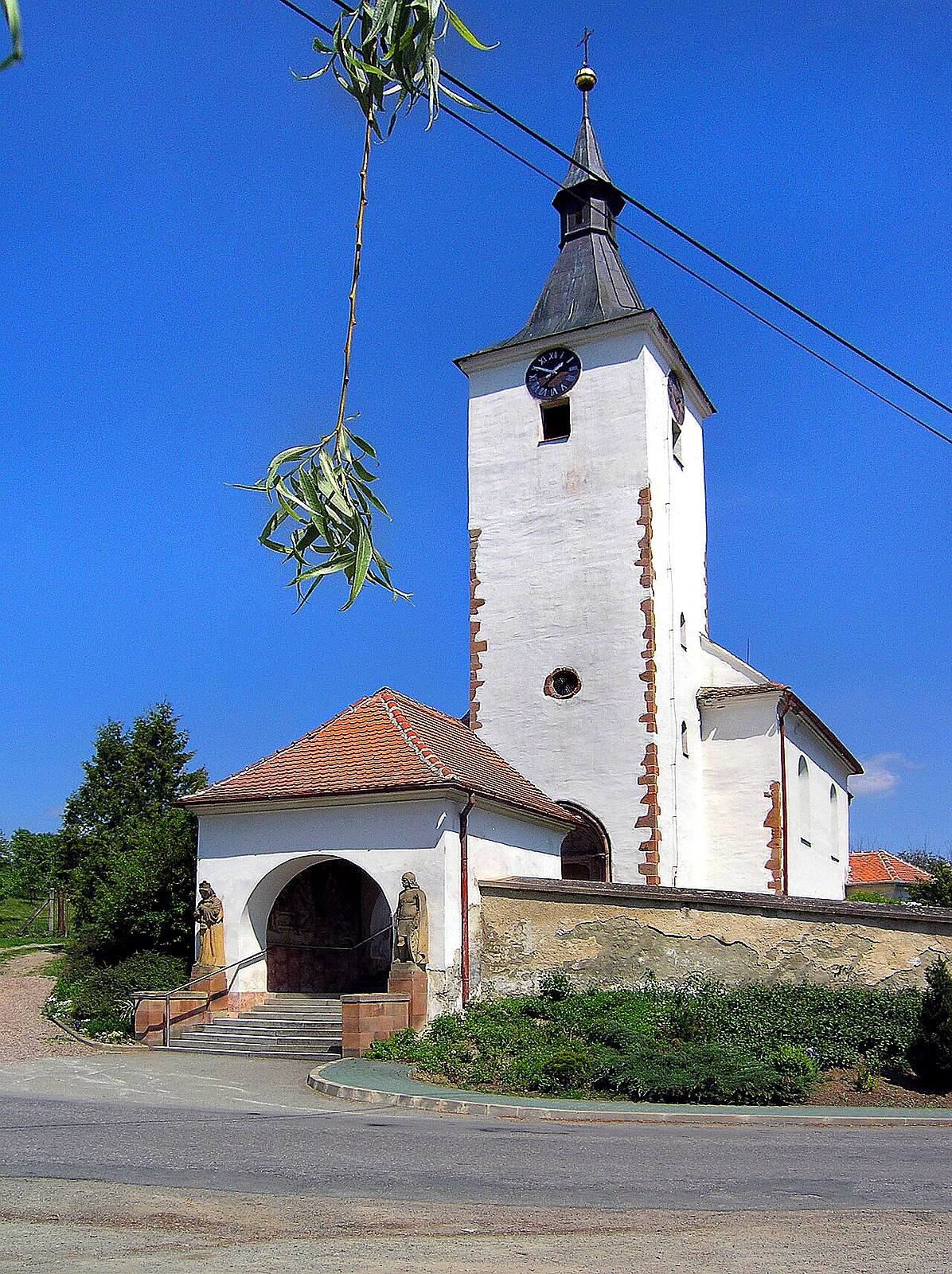
<span>kostel svatého Martina (Dolní Loučky)</span>
