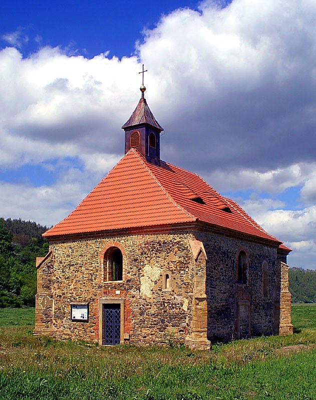 
<span>kostel svatého Petra a Pavla (Dolany)</span>
