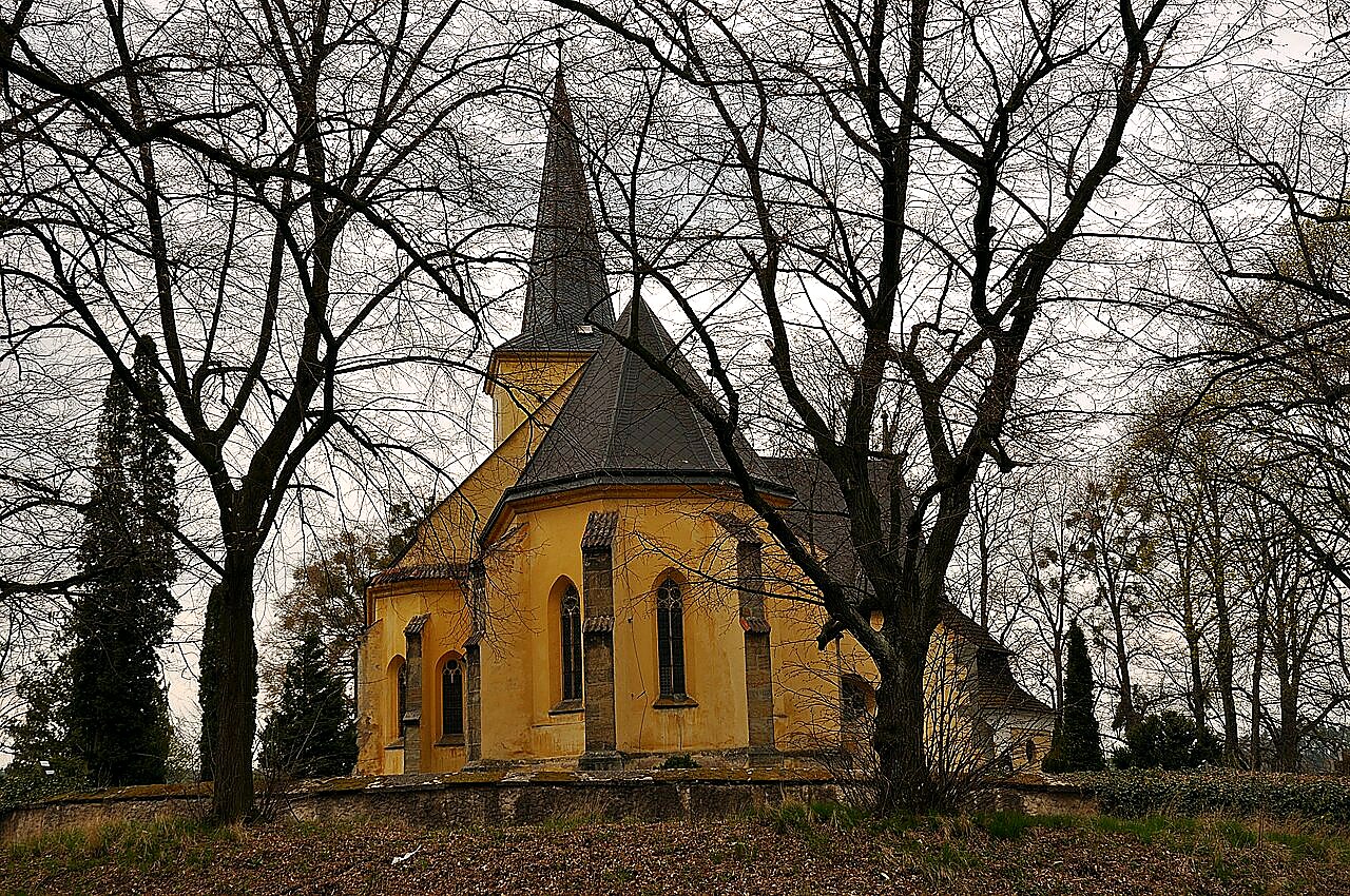 
<span>kostel svatého Petra a Pavla (Kostelec u Heřmanova Městce)</span>
