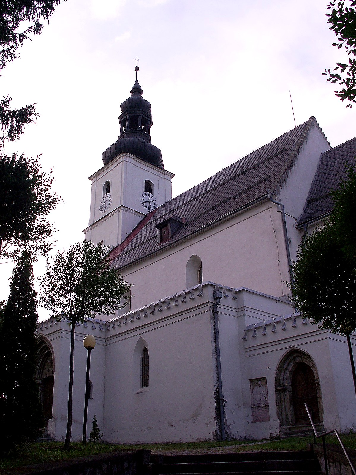 
<span>kostel svatého Petra a Pavla (Bernartice)</span>
