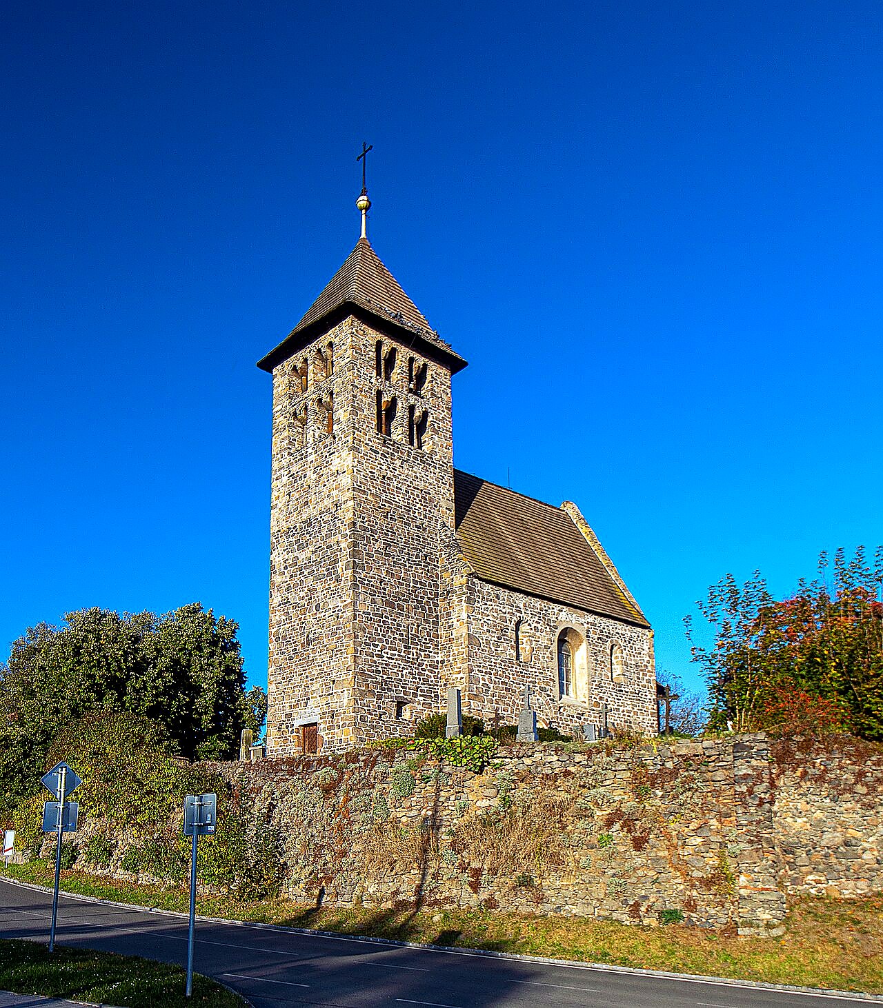
<span>kostel svatého Petra v Poříčí nad Sázavou</span>
