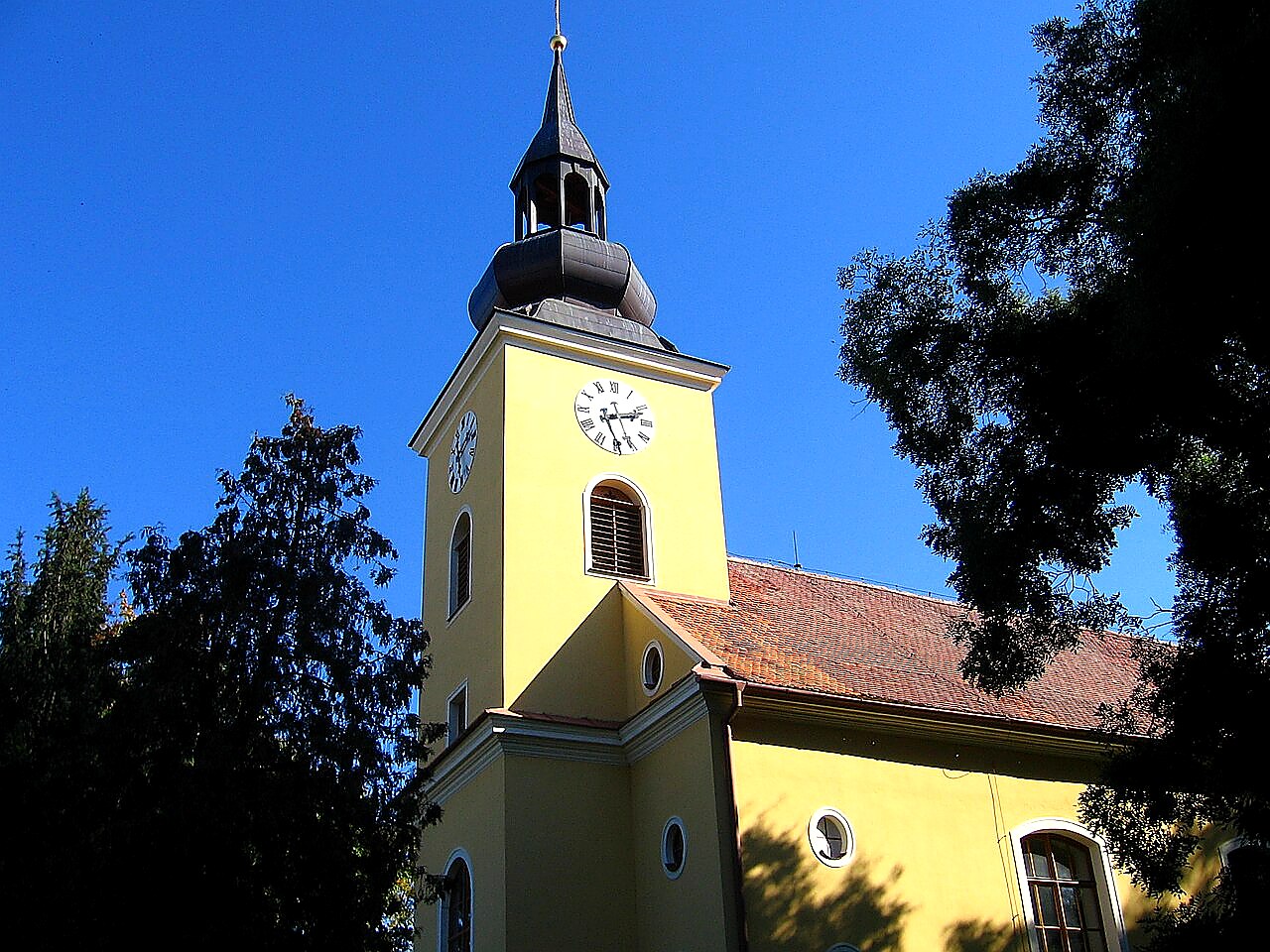 
<span>kostel svatého Vavřince (Klobouky u Brna)</span>
