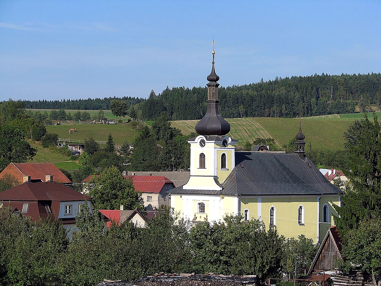 
<span>kostel svatého Václava (Radešínská Svratka)</span>
