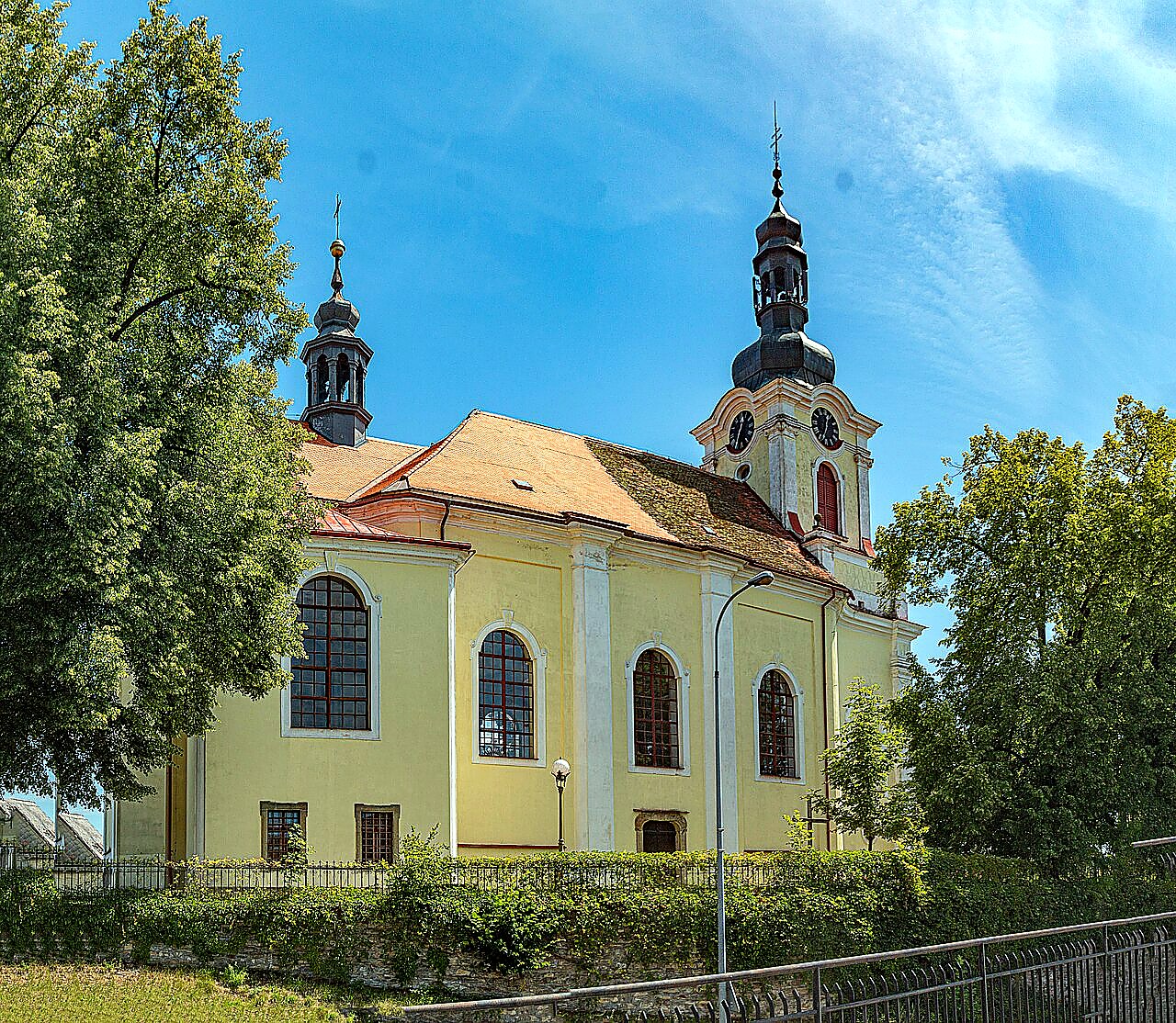 
<span>kostel svatého Víta s farou</span>
