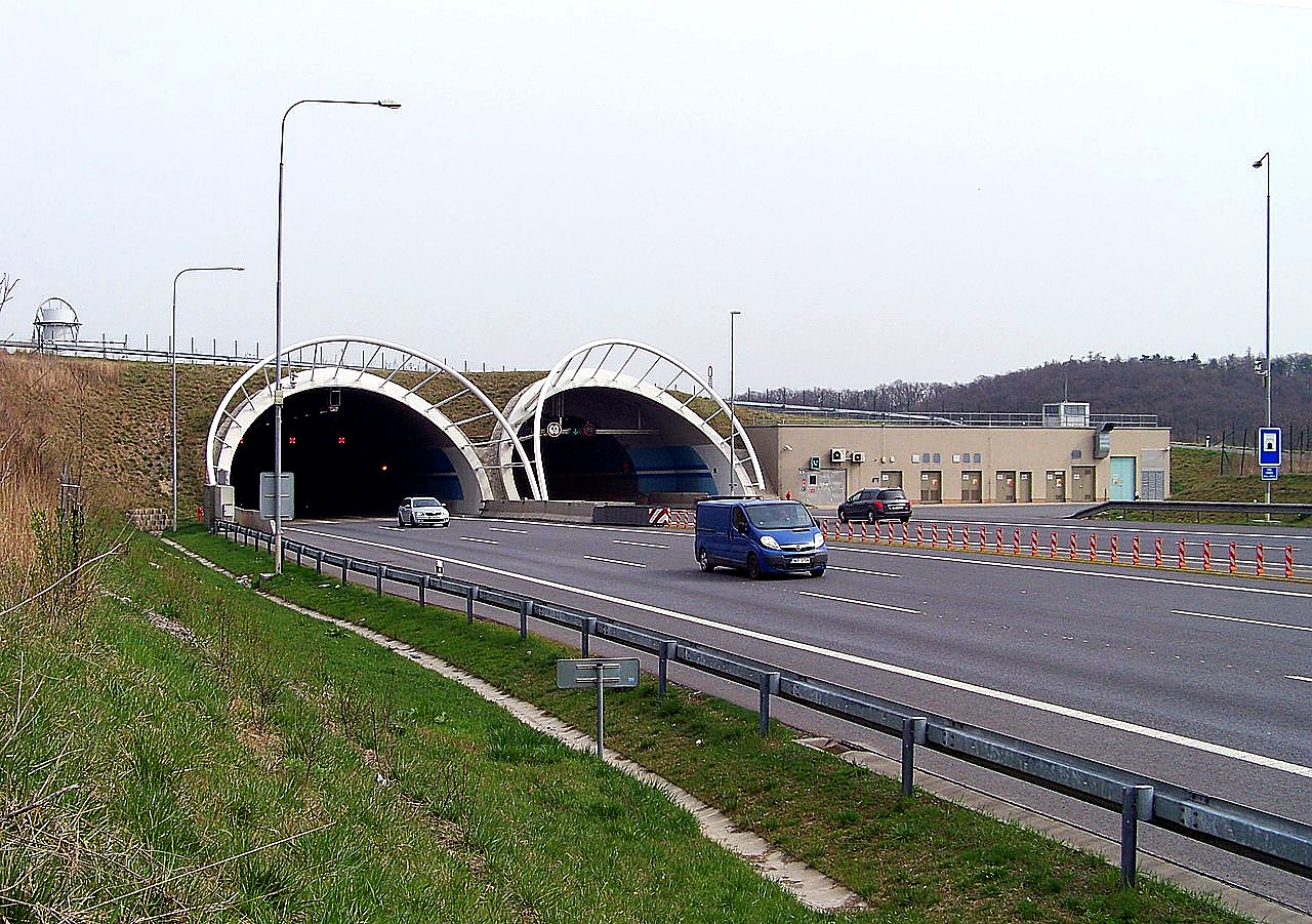 
<span>Lochkovský tunel</span>
