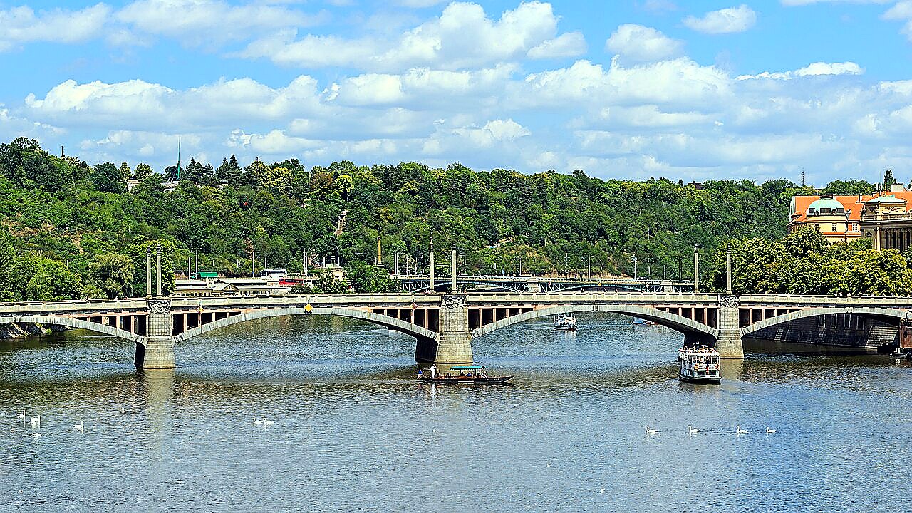 
<span>Mánesův most</span>
