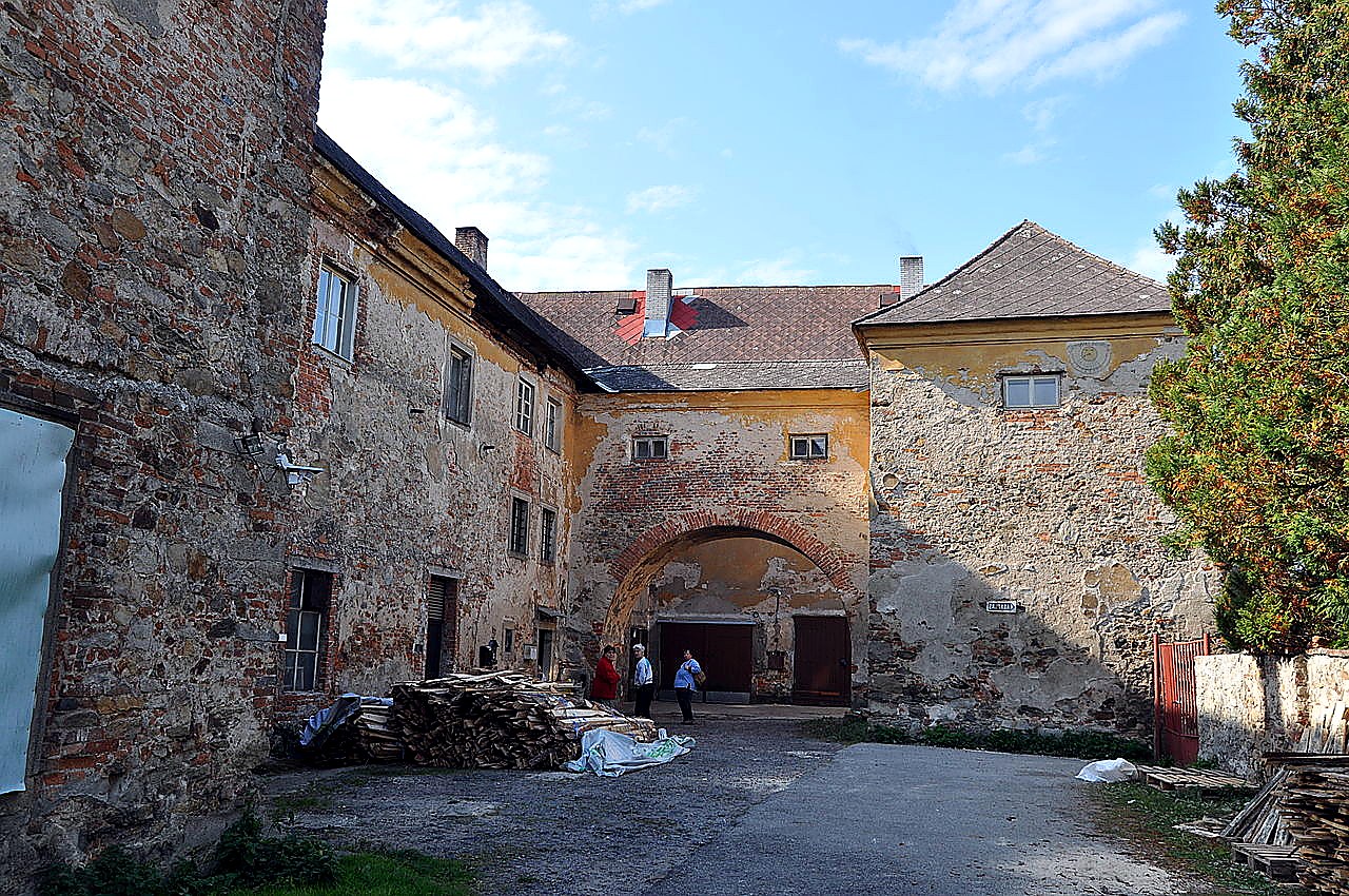 
<span>Františkánský klášter v Jindřichově Hradci</span>
